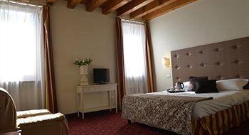 Franciscus Hotel Verona Exterior photo